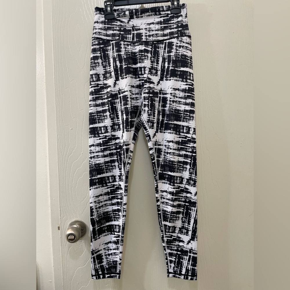 BuffBunny Black and White Patterned Leggings